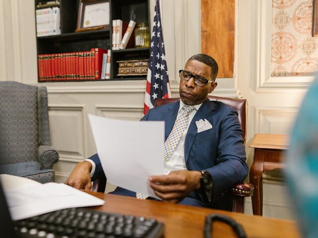 BigLaw Partner Compensation: Equity vs Income Partners Guide